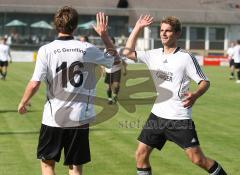 FC Gerolfing - SpVgg Altenerding - Torjubel, links Michael Rindlbacher und rechts Tobias Hofmeister