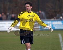 Landesliga - FC Gerolfing - SG DJK Rosenheim - Neuzugang Torwart Peter Zemljak unzufrieden nach dem Spiel