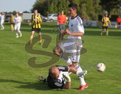 VfB Frierichshofen - SpVgg Wolfsbuch/Zell - Benjamin Anikin wird vom Torwart Stefan Brandl gestoppt