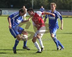 TSV Kösching -  TSV Rohrbach - Kampf Um den Ball, links Martin Jelinek, mitte Markus Braun und rechts Josef Bogenrieder