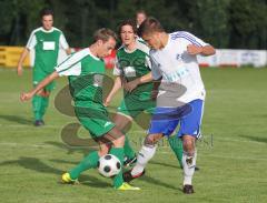 TSV Oberhaunstadt - SV Manching - Marco Newald vor dem Tor, links Rene Titan, mitte Oguz Cenker