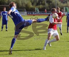 TSV Kösching -  TSV Rohrbach - links Josef Bogenrieder (Rohrbach) stoppt den Ball mit dem hohen Bein, rechts Andreas Obermeier geht in Deckung