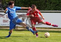 VfB Friedrichshofen - TSV Mailing - rechts Boris Manko (VfB) strümt zum Tor und Tobias Kaltenecker will ihn bremsen