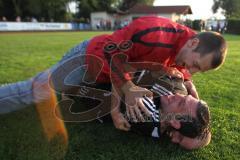 Relegation Kreisklasse - FC Gelbelsee - TV 1861 Ingolstadt - 2:7 - Jubel über den Aufstieg, Spielertrainer Waldemar Bergstreiser