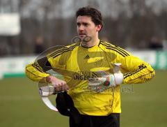 Landesliga - FC Gerolfing - SG DJK Rosenheim - Neuzugang Torwart Peter Zemljak unzufrieden nach dem Spiel