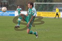 FC Gerolfing - TSG Thannhausen - Bastian Blabl schnappt sich den Ball