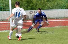 DJK Ingolstadt - VfB Friedrichshofen II - Daribor Peric läuft auf das Tor und passt rechts zu Manuel Aman der das Tor trifft. Torwart Stefan Dexl