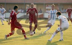 VfB Friedrichshofen - 1860 München - Freundschaftsspiel - Mitte Soner Ozgül verteilt den Ball