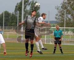 TSV Gaimersheim - DJK Ingolstadt - Luftkampf - links (Gaimersheim) Andreas Bugla und rechts Florian Eck (DjK)