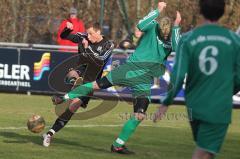 Landesliga - FC Gerolfing - SG DJK Rosenheim - Bernd Geiss zieht ab, schiesst Gegner an