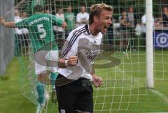 Landesliga - VfB Eichstätt - FC Gerolfing 3:1 - Ausgleich für Gerolfing, Bastian Blabl jubelt