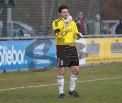 Landesliga - FC Gerolfing - SG DJK Rosenheim - Neuzugang Torwart Peter Zemljak spuckt in die Hände