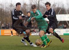 Landesliga - FC Gerolfing - SG DJK Rosenheim - links Felix Winkelmeyr und rechts Michael Rindlbacher greifen den Gegner an