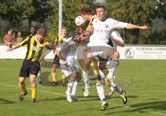 VfB Frierichshofen - SpVgg Wolfsbuch/Zell - Vorne Anton Immel kommt nicht hin, Nr. 5 Andreas Ullmann köpft dann