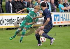 SV Manching - FC Gerolfing 3:1 - links Florian Ihring im Zweikampf mit Manuel Mayer (SV)