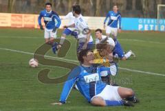 TSV Oberhaunstadt - FC Eitting - vorne Alexander Lehmeier scheitert am Torwart, doch hinten links Aydin Kaya schnappt sich den Ball und trifft ins Tor