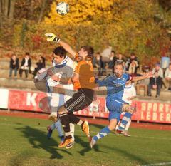 DJK Ingolstadt - TSC Mailing - links Florian Dormeier DJK wird der Ball von Benjamin Birner vom Kopf geboxt