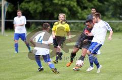 Bezirksliga Oberbayern Nord TSV Oberhaunstadt gegen TürkGücü Ataspor München Kein vorbei kommen an Thomas Hartmann von TSV Oberhaunstadt Foto: Jürgen Meyer