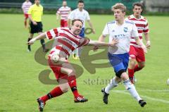 TSV Kösching gegen FC Sportfreunde Eitting Lelanz Peter von Kösching beim Versuch eine Flanke zu spielen Foto: Jürgen Meyer