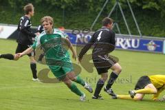 FC Gerolfing - 1.FC Miesbach - Steffen Schneider stürmt in den ersten Minuten aufs Tor und erzeilt das 1:0 - Jubel