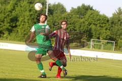 Relegation - SV Manching - Rosenheim - Tobias Hofmeister im Zweikampf