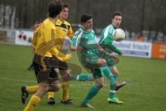 BOL - FC Gerolfing - SC Eintracht Freising - Benjamin Anikin legt den Ball für rechts Daniel Schachtner vor