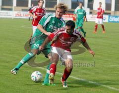 FC Gerolfing - FC Falke Markt Schwaben - Zweikampf links Florian Ihring