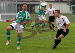 TSV Gaimersheim - FC Gerolfing II - rechts Patrick Hiesch im Vorwärtsgang