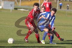 FT Ringsee - TSV Hohenwart - links TSV Hohenwart Manuel Haslauer gegen Vitus Witty, hinten Fabian Siebert