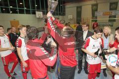 Oberbayerische Fußball Hallenmeisterschaft - Die Turniersieger FC Unterföhring feiern sich