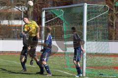 Suglobow Artjorn beim Kopfball