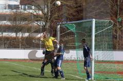 Suglobow Artjorn beim Kopfball