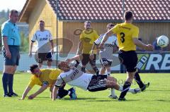 Nur durch ein Foul zu bremsen der Friedrichshofner Svebric Nedim
Foto: Norbert Scheitler