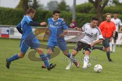 VFB Friedrichshofen - TSV Mailing - rechts Bezgin Murat verliert den Ball gegen zwei Mailinger