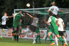 Landesliga - FC Gerolfing - SV Manching  1:1 - rechts Steffen Schneider köpft und links Aleksander Dmitrovic (SV) klärt mit dem Kopf