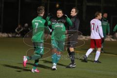 Testspiel - FC Gerolfing - SV Seligenporten - links Daniel Schachtner (FCG) erzielte das 1:0, Mario Chiradia gratuliert