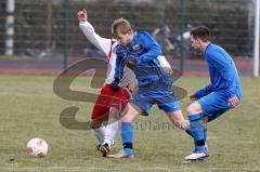 Fußball - TSV Etting - SV Buxheim - Baummann-Vasek F. (blau TSV Etting) setzt sich durch - Foto: Juergen Meyer