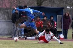 Fußball - TSV Etting - SV Buxheim - Hammer Andreas (blau Etting) nicht zum Halten durch Da Silva,Santos W. (weiss Buxheim) - Foto: Juergen Meyer