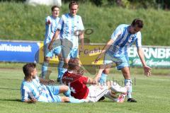 Kreisklasse II - SV Zuchering - TSV Rohrbach II - Mitte Sven Theuerkauf (rot SV Zuchering) wird gefoult und hält den Ball mit den Beinen fest, rechts Christoph Randlshofer meckert