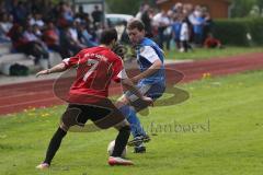 Kreisliga - TSV Oberhaunstadt - Türkisch SV Ingolstadt - rechts Thomas Hartmann (TSV) wird gestoppt von links Deniz Aydin