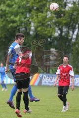 Kreisliga - TSV Oberhaunstadt - Türkisch SV Ingolstadt - links Patrick Krieschey (TSV) im Kopfballduell mit rechts Aydin Deniz