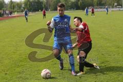 Kreisliga - TSV Oberhaunstadt - Türkisch SV Ingolstadt - Patrick Krieschey links und rechts stoppt ihn Harun Kazanli