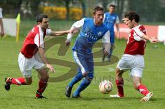 Kreisliga - TSV Ober/Unterhaunstadt - FC Sandersdorf - Kobold Maximilian (blau Ober/Unterh.) setzt sich durch - Foto: Jürgen Meyer