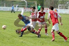 Kreisliga - TSV Ober/Unterhaunstadt - FC Sandersdorf - Kobold Maximilian (blau Ober/Unterh.) setzt sich durch - Foto: Jürgen Meyer