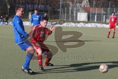 Kunstrasen-Cup 2013 beim DJK Ingolstadt - SpVgg Hofstetten (blau) gegen TSV Hohenwart (rot) - links Thomas Richter