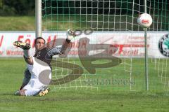 Landesliga Südwest - SV Manching - SV Raisting - Torwart Yunus Cakir chancenlos beim 0:2 Elfmeter