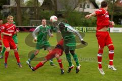 Landesliga SV Manching - TSG Thannhausen  - Hogmeni Wohayo reißt seinen Gegenspieler zu Boden - Foto: Jürgen Meyer