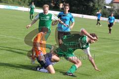 Landesliga SW - SV Manching - FC Königsbrunn - rechts Tobias Hofmeister scheitert an Torwart Sebastian Pütz links, hinten Giorgi Tsiklauri kommt auch nicht ran