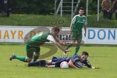 Landesliga Südwest - SV Manching - FV Illertissen II - links Fabian Burchard im Zweikampf