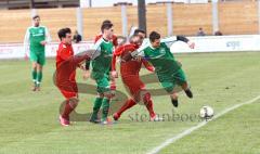 Landesliga Sdwest - SV Manching - SV Mering - Dominic Fiorentino, Benjamin Gra§l, Michel Fiorentino und Nico Ziegler (v.l.n.r.) fhren einen harten Zweikampf. Foto: Adalbert Michalik